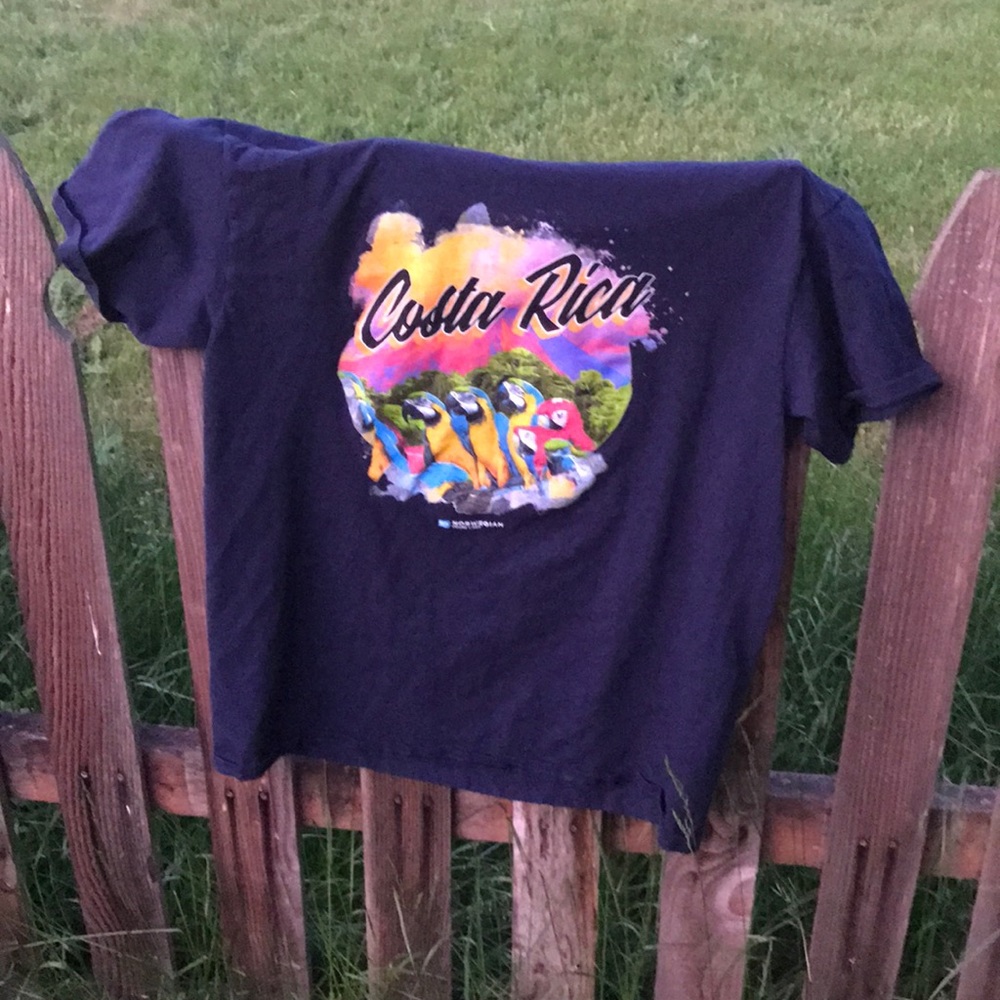Costa Rica t- shirt, worn once. Size L